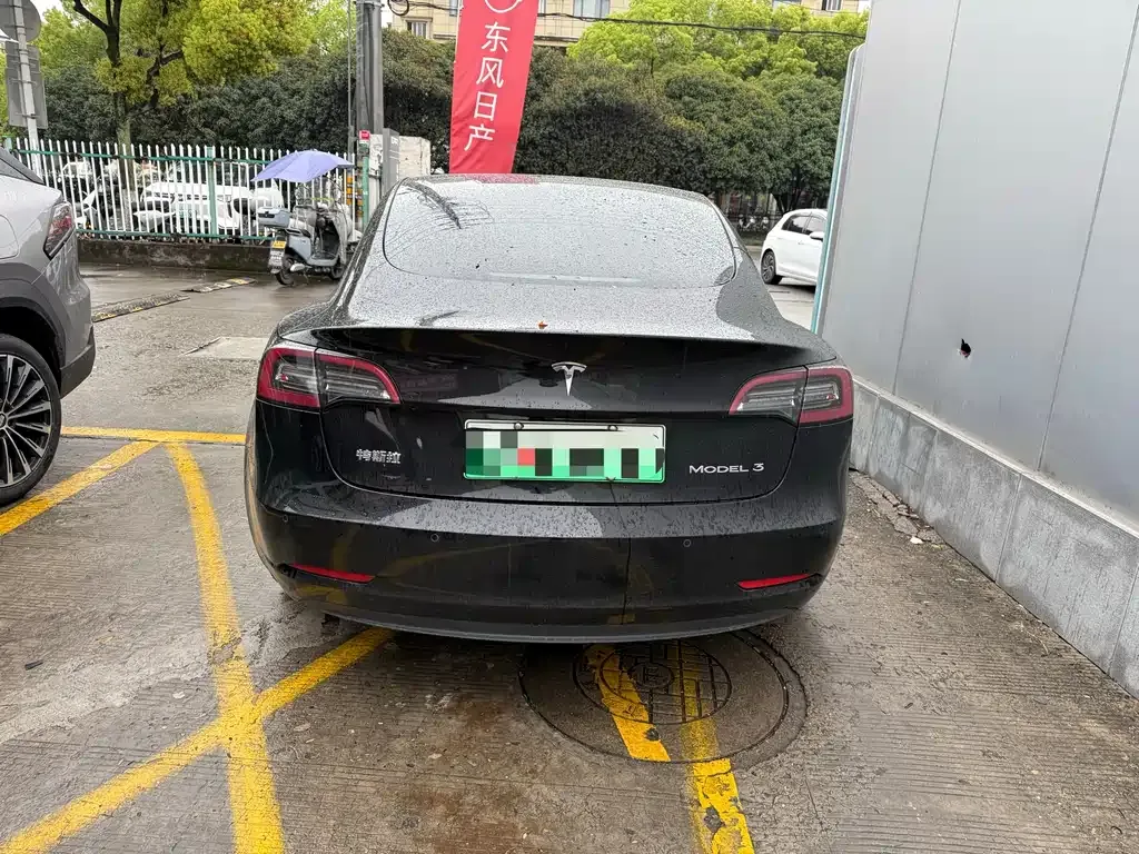 Tesla Model 3 — фото 4