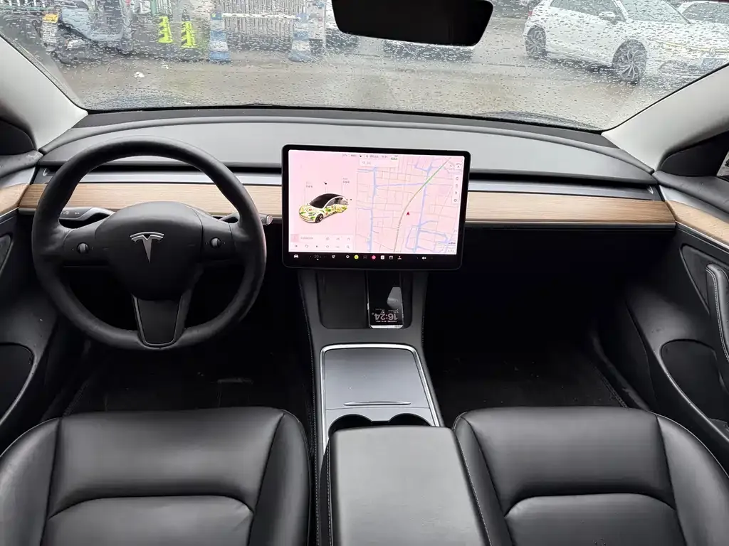 Tesla Model 3 — фото 9