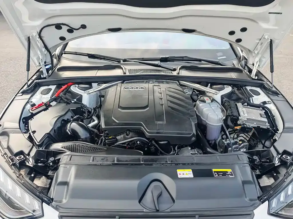 Audi A4L 2023 из CN, фото 8