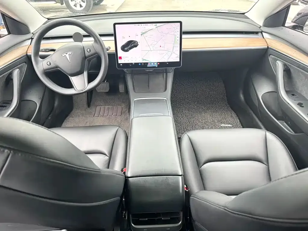 Tesla Model 3 — фото 2