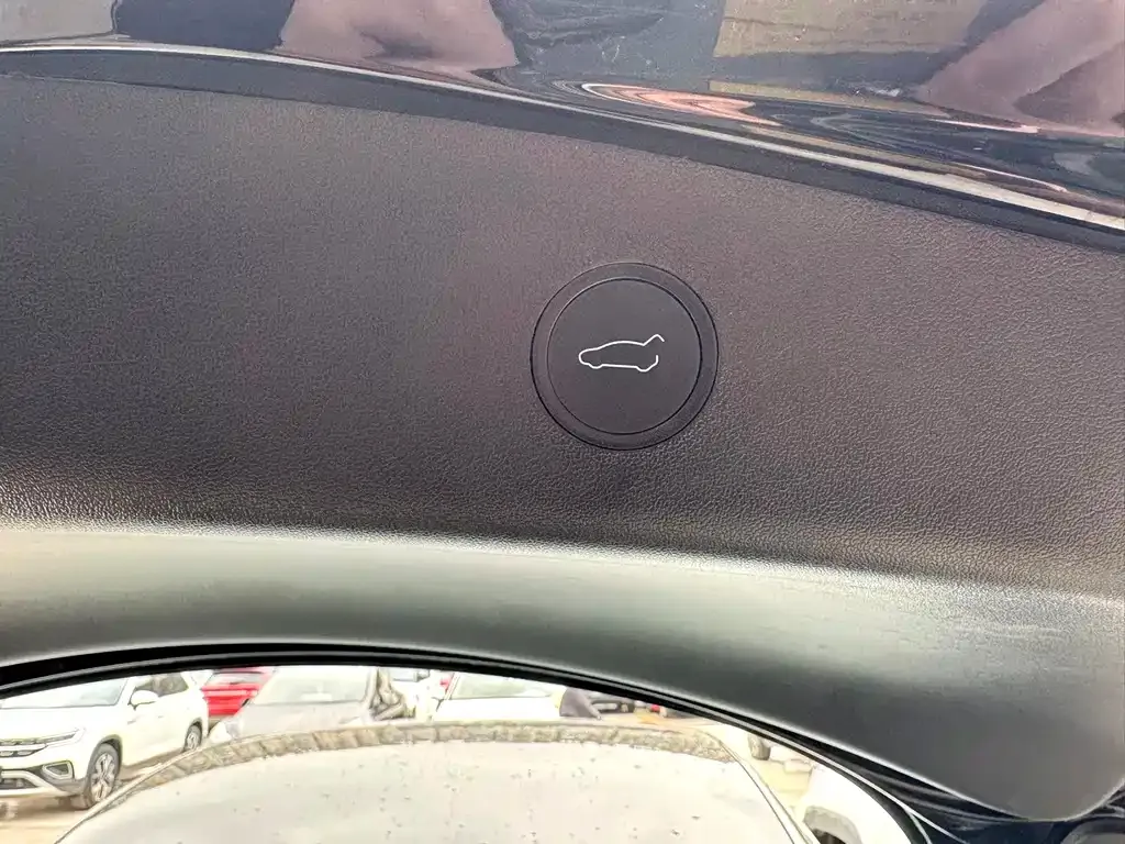 Tesla Model 3 — фото 3