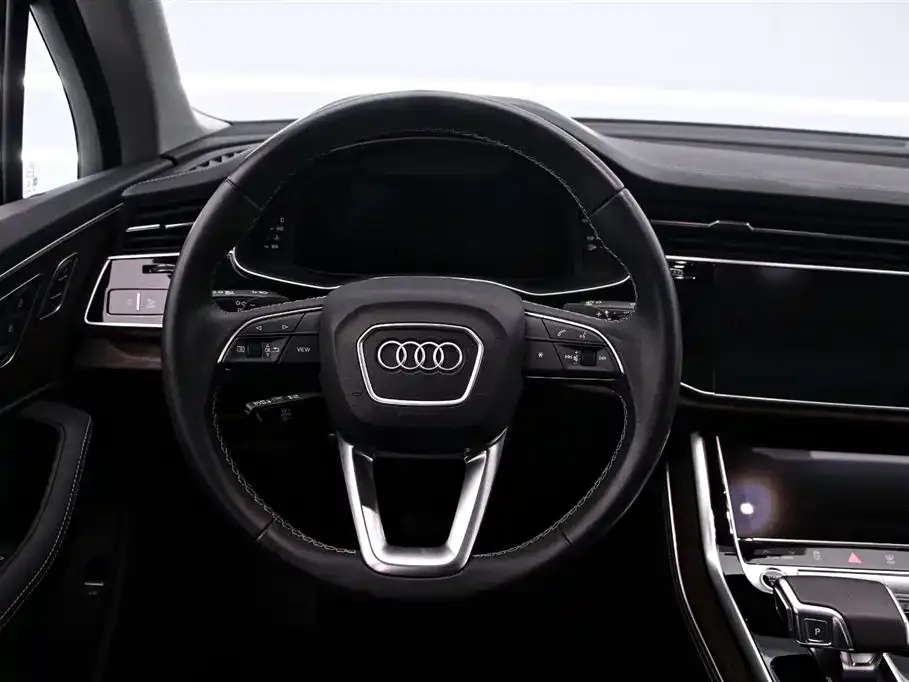 Audi Q7 2024 из CN, фото 5