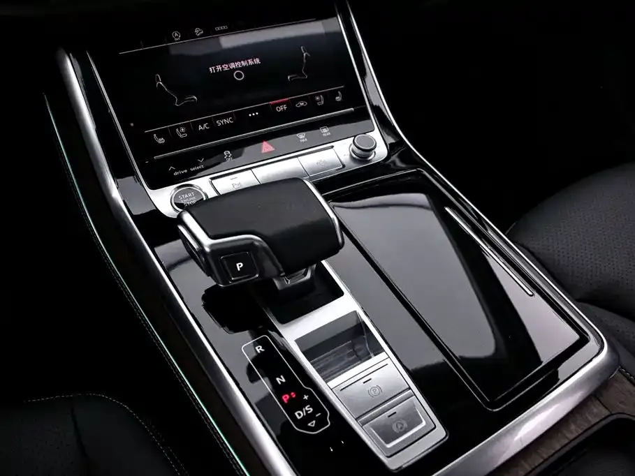 Audi Q7 2024 из CN, фото 9
