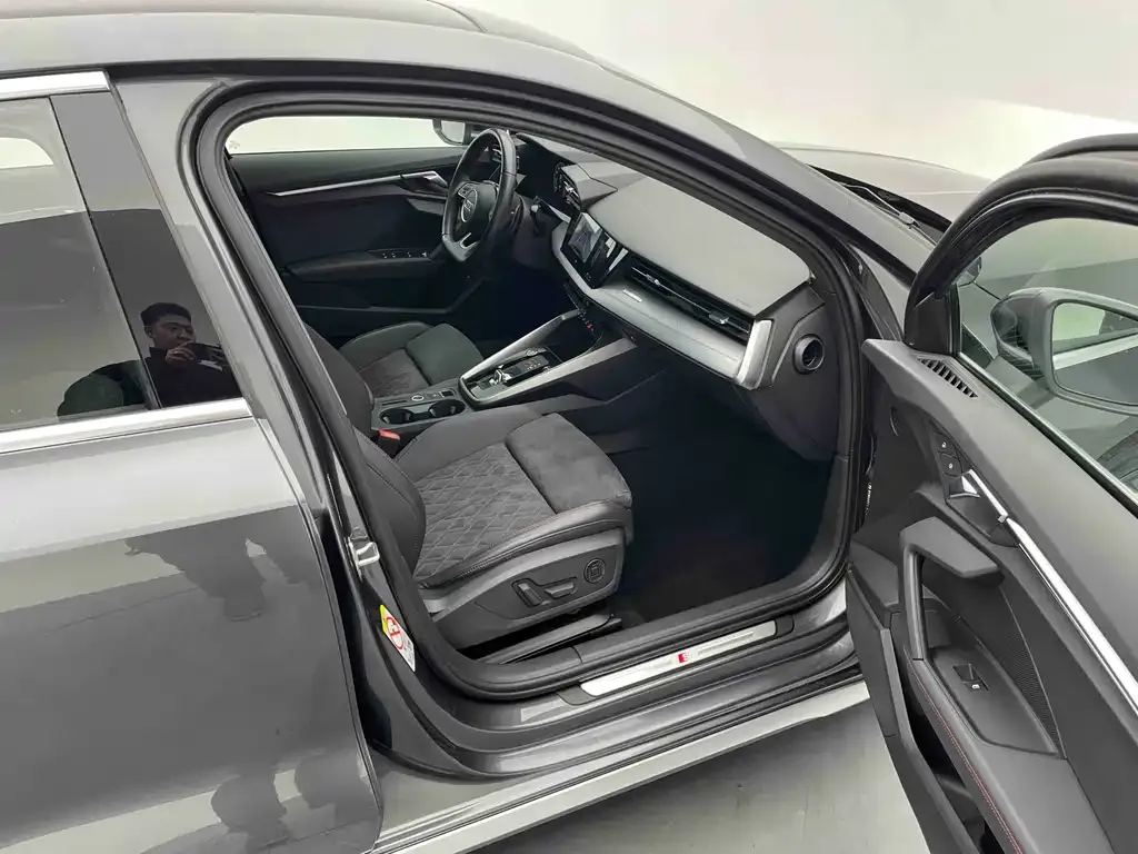 Audi A3 2023 из CN, фото 6