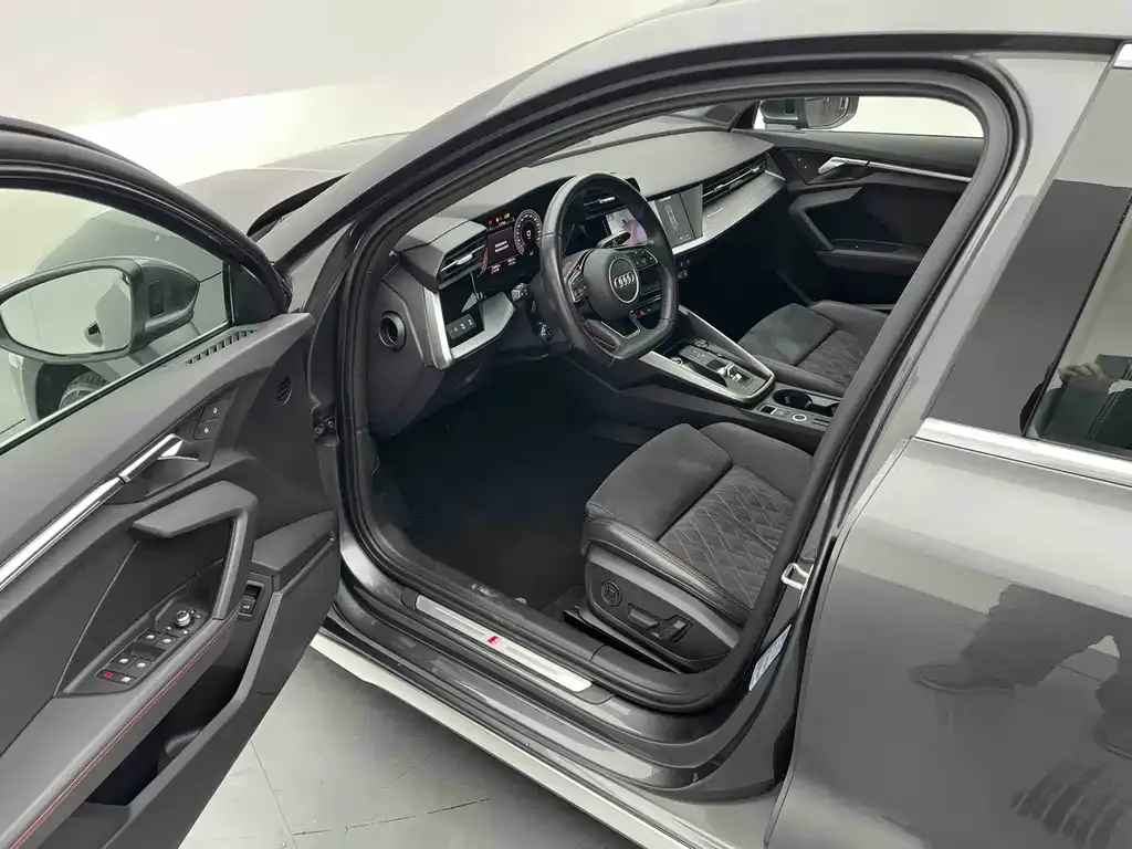 Audi A3 2023 из CN, фото 9