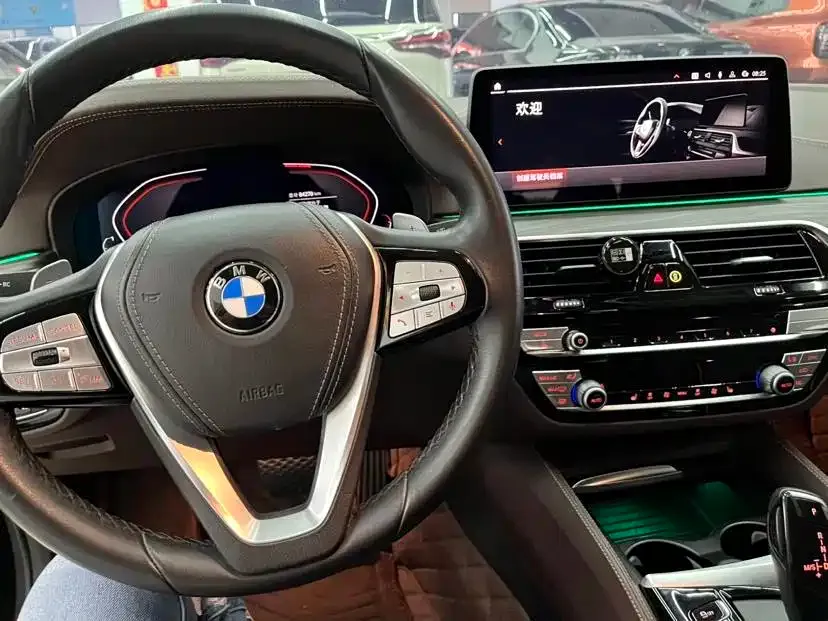 BMW 5 Series — фото 10