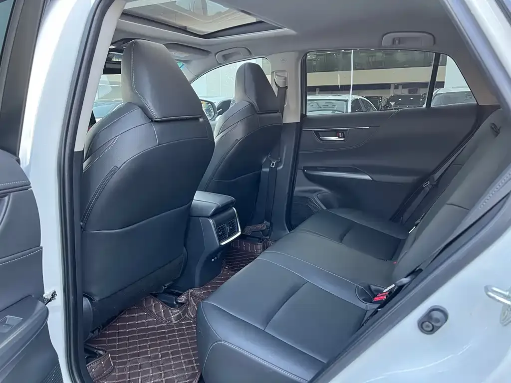 Toyota Venza 2023 из CN, фото 6