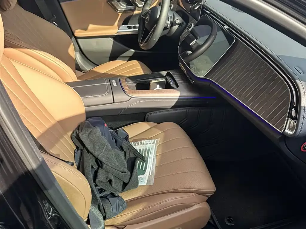 Mercedes-Benz E-Class 2024 из CN, фото 3