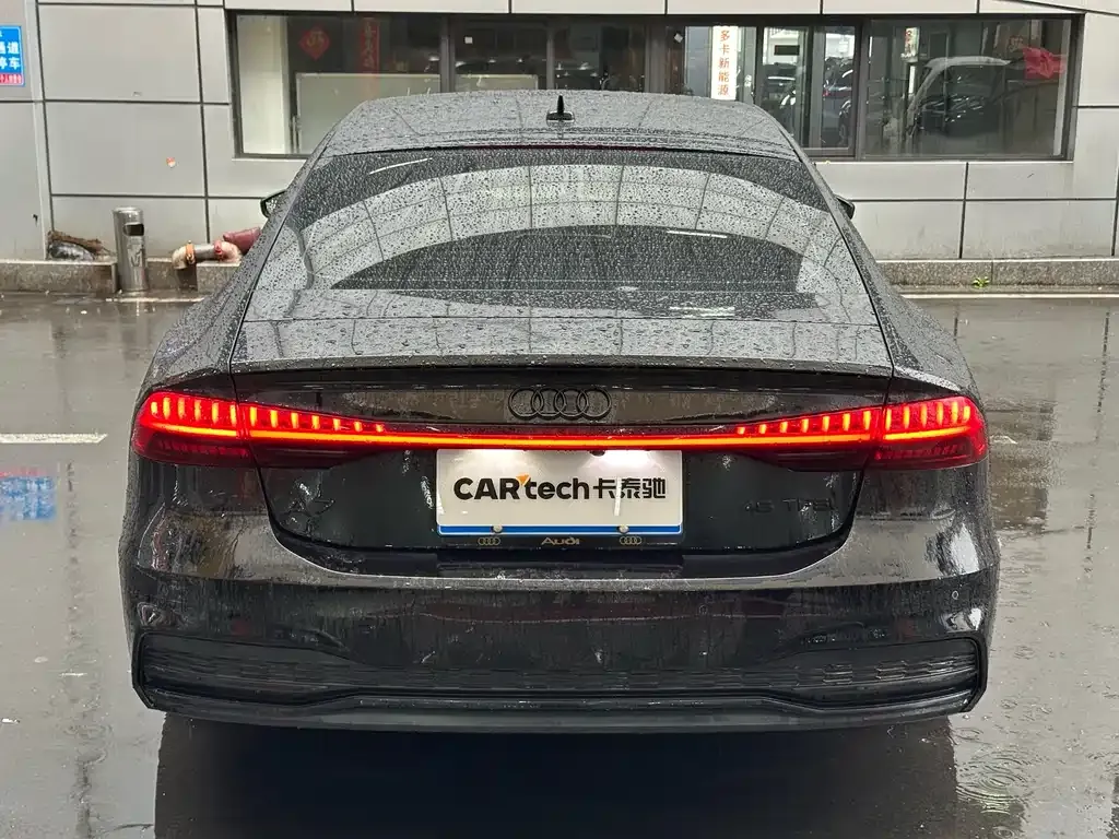 Audi A7 — фото 2