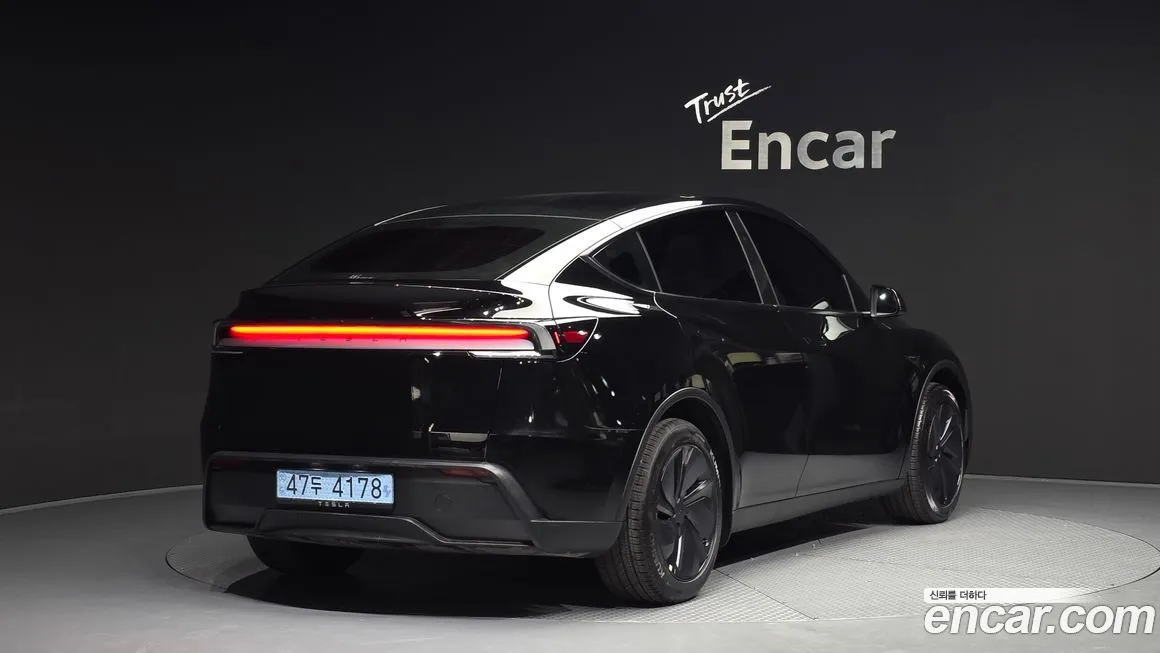 Tesla Model Y 2025 из KR, фото 2