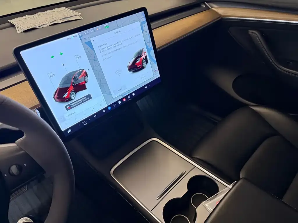 Tesla Model Y — фото 8