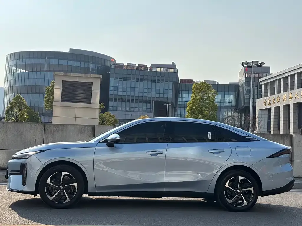 Geely Galaxy L6 2025 из CN, фото 7