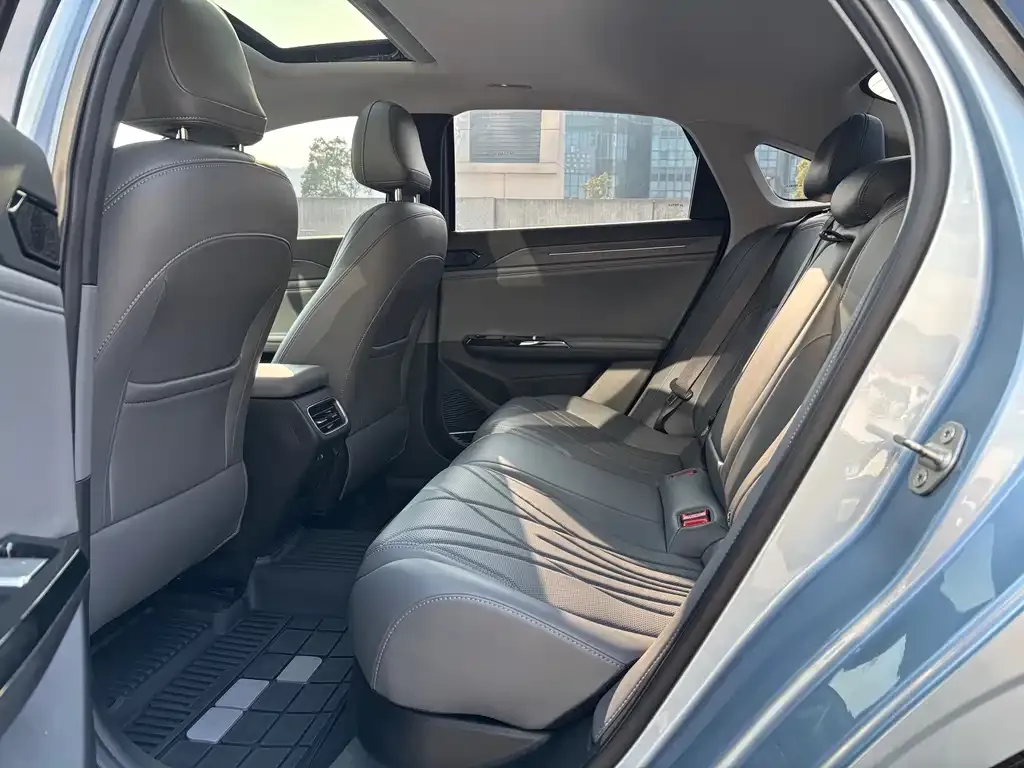 Geely Galaxy L6 2025 из CN, фото 8