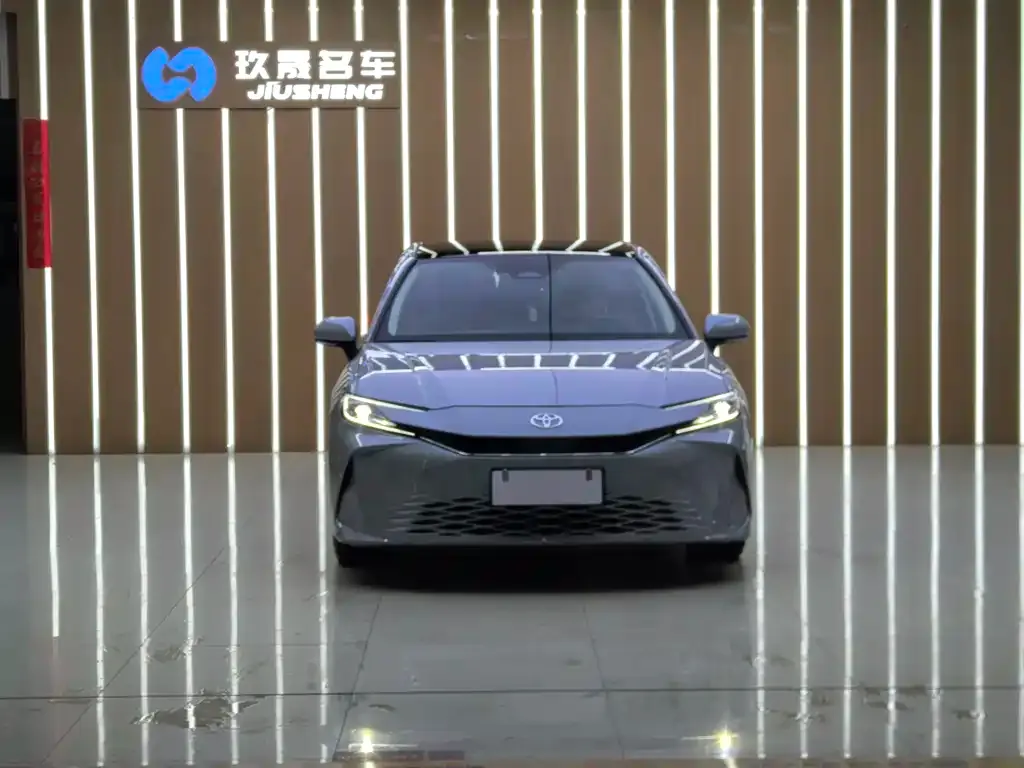 Toyota Camry 2024 из CN, фото 3