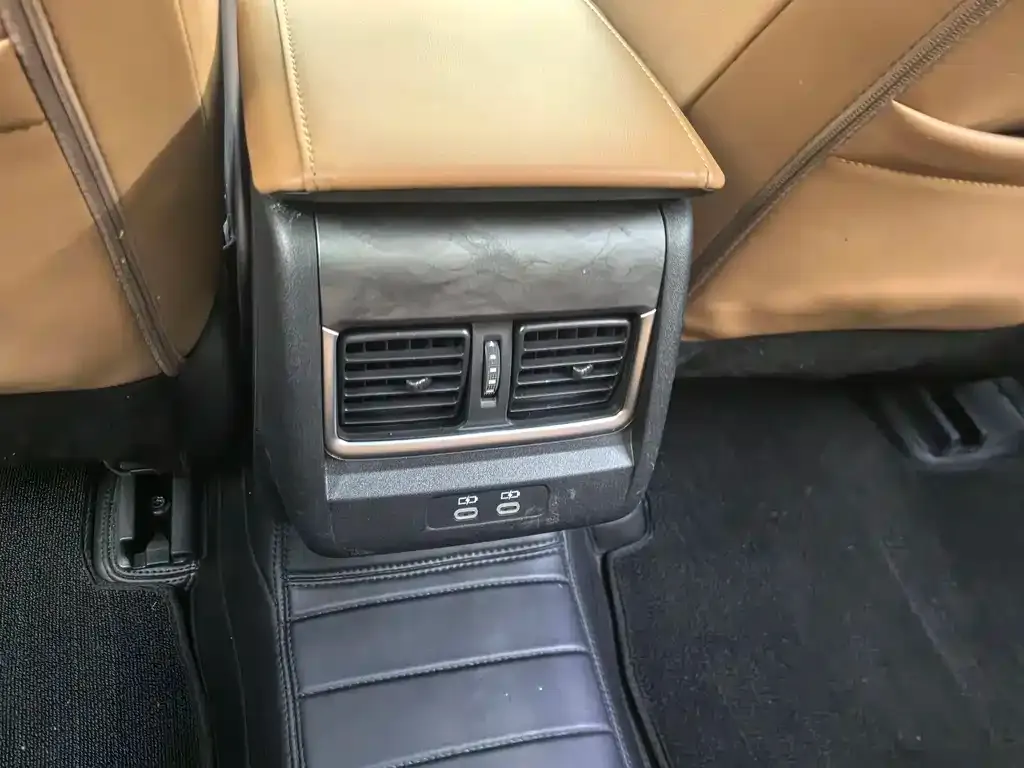 Toyota Camry 2024 из CN, фото 10