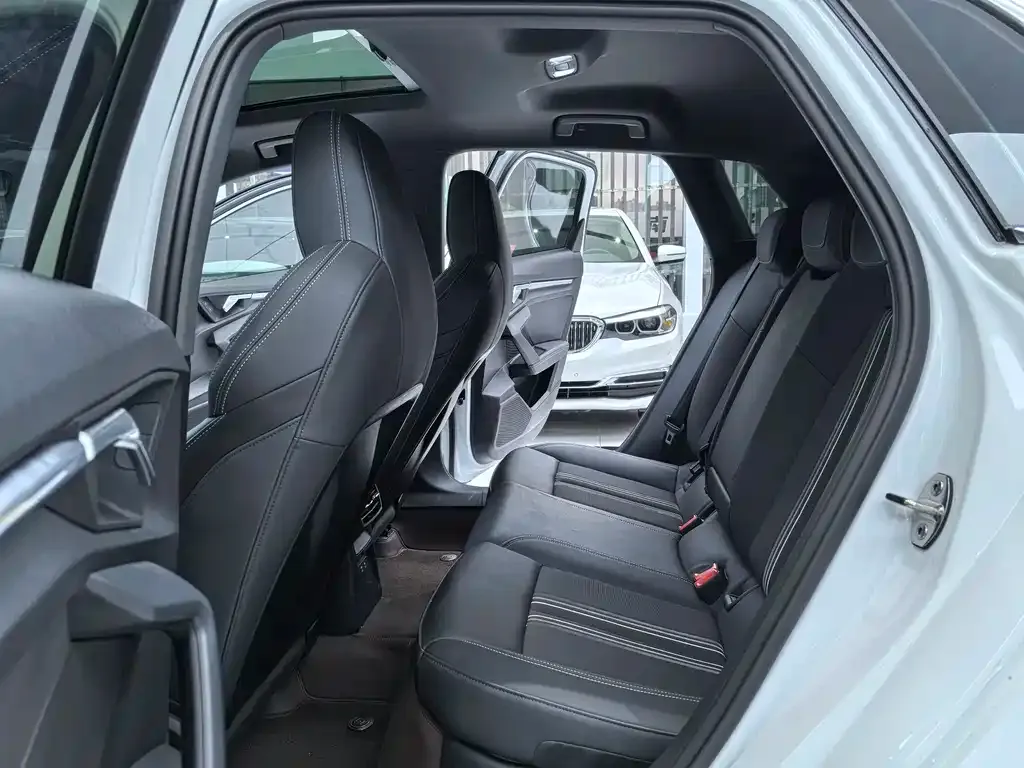 Audi A3 2024 из CN, фото 2