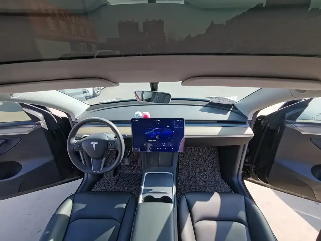 Tesla Model Y 2023 из CN, фото 2