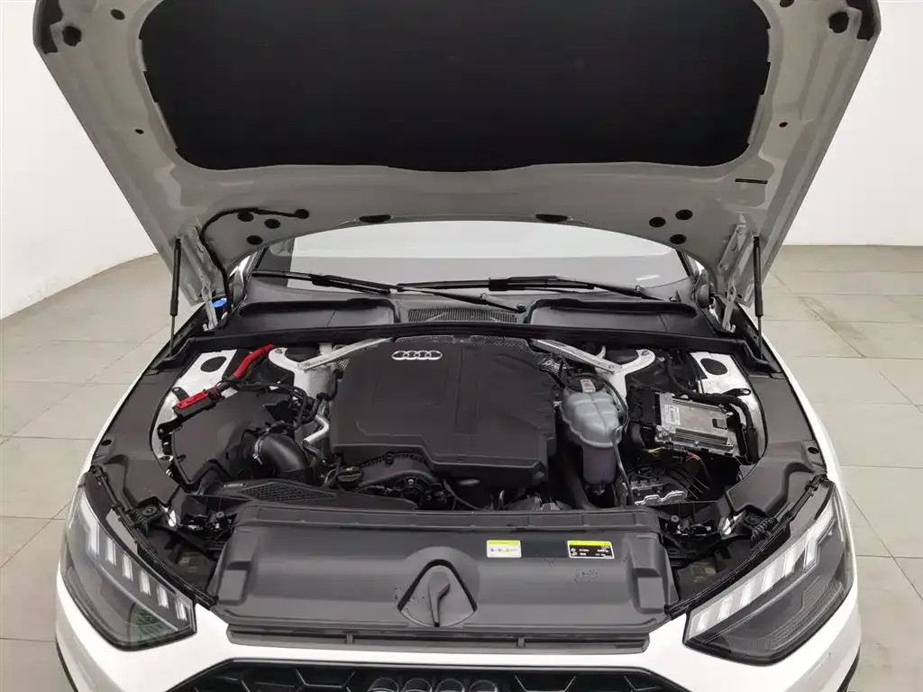 Audi A4L 2024 из CN, фото 7