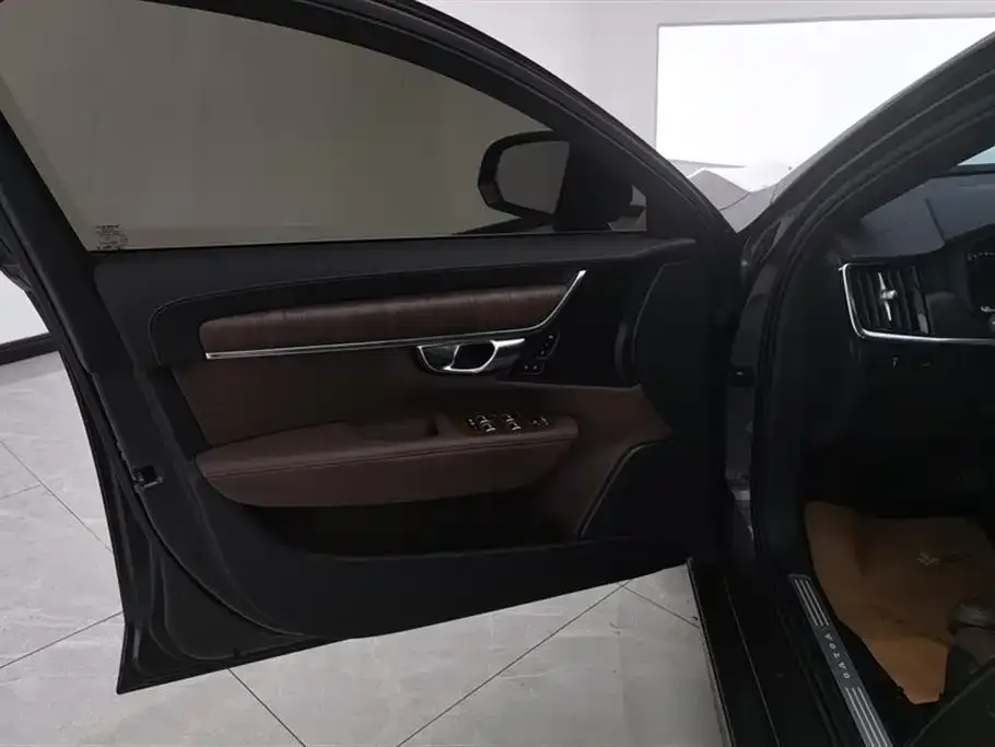 Volvo S90 — фото 4