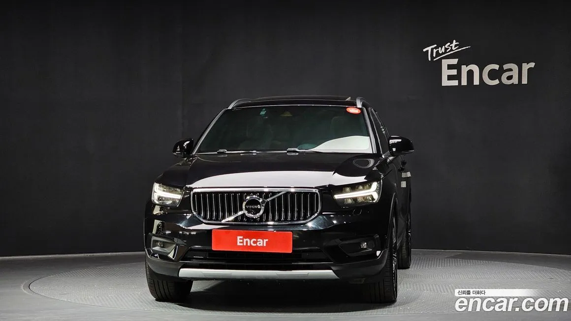 Volvo XC40 — фото 2