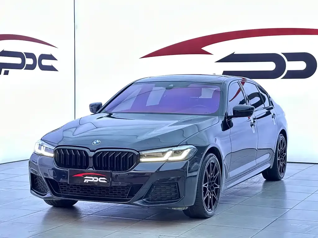 BMW 5 Series — фото 1