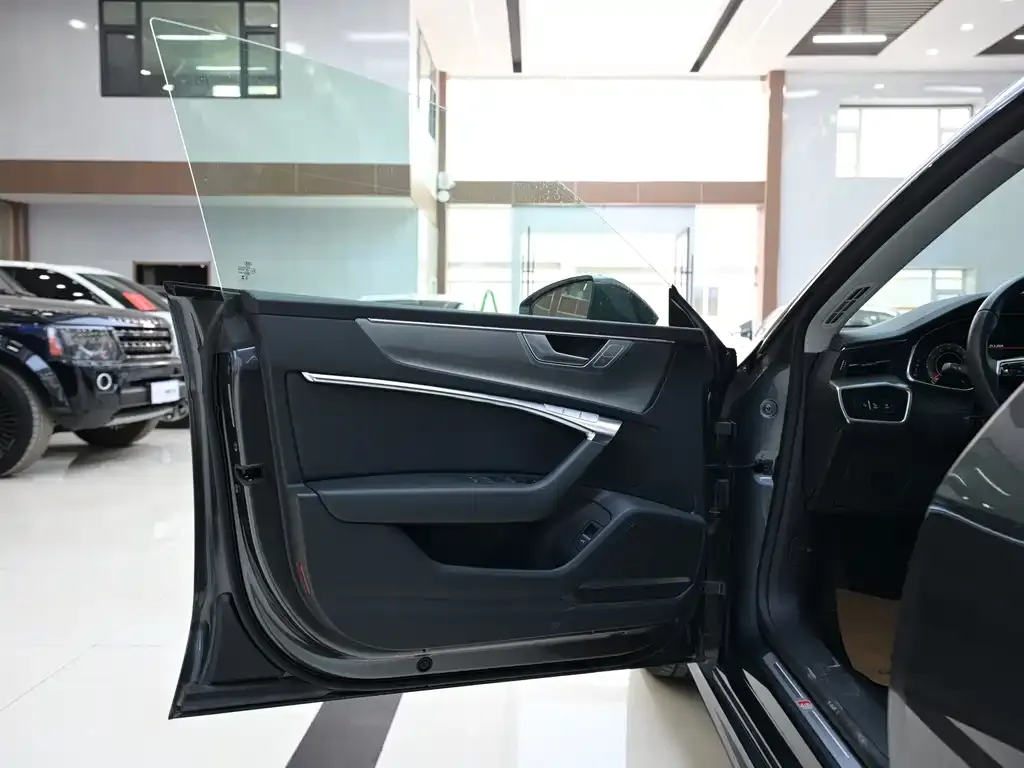 Audi A7 2024 из CN, фото 4