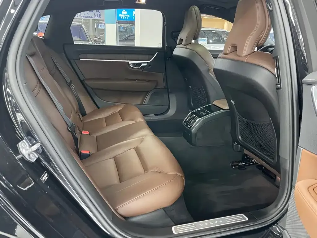 Volvo S90 2021 из CN, фото 4