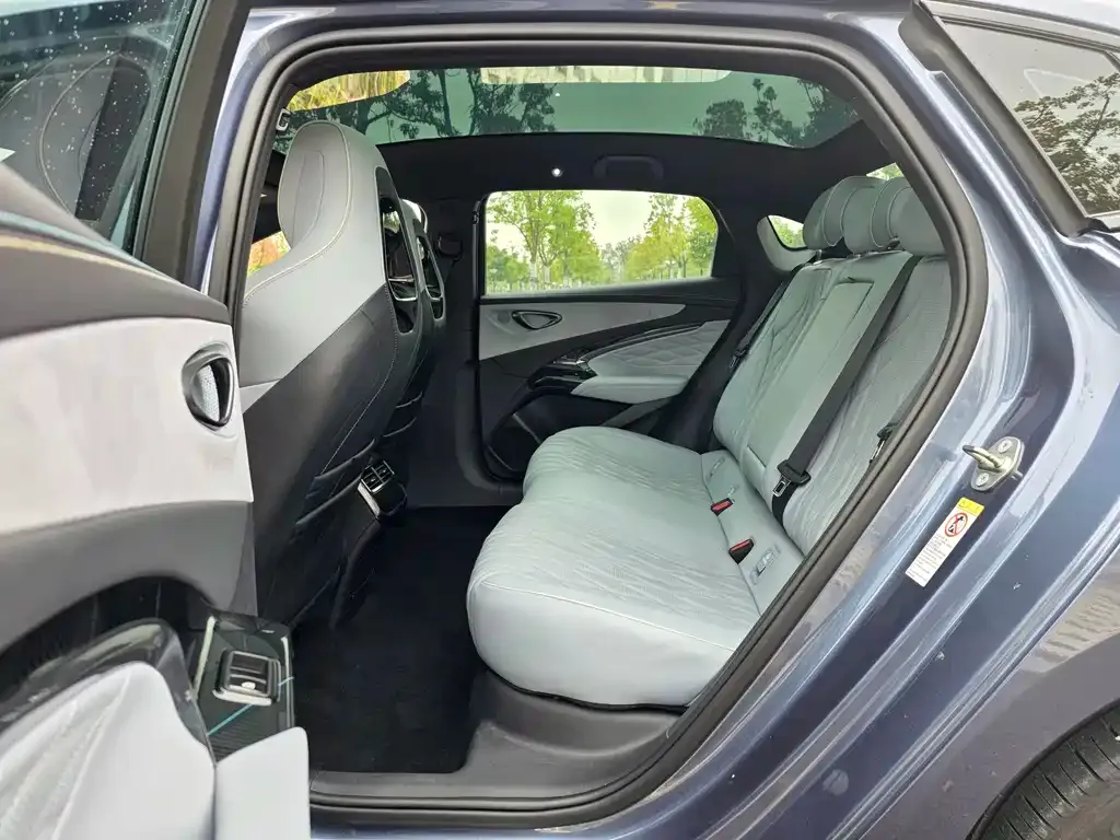 BYD Seal — фото 8