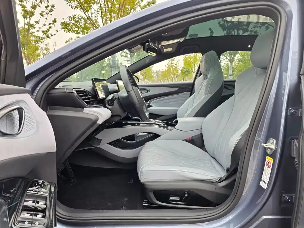 BYD Seal — фото 6