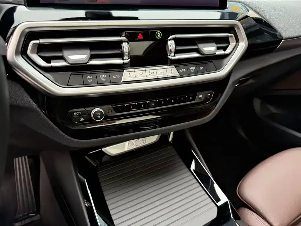 BMW iX3 2023 из CN, фото 3