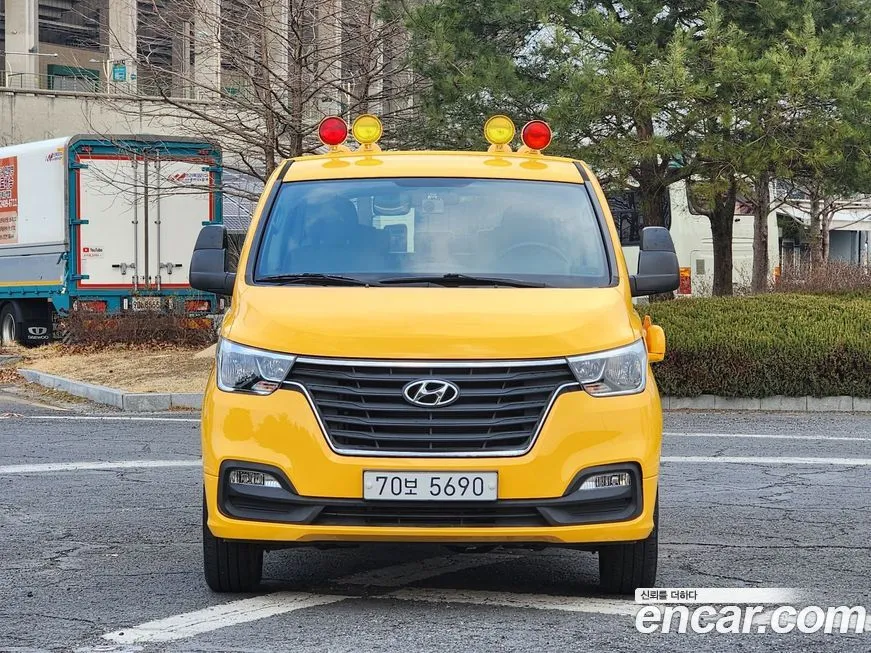 Hyundai Starex