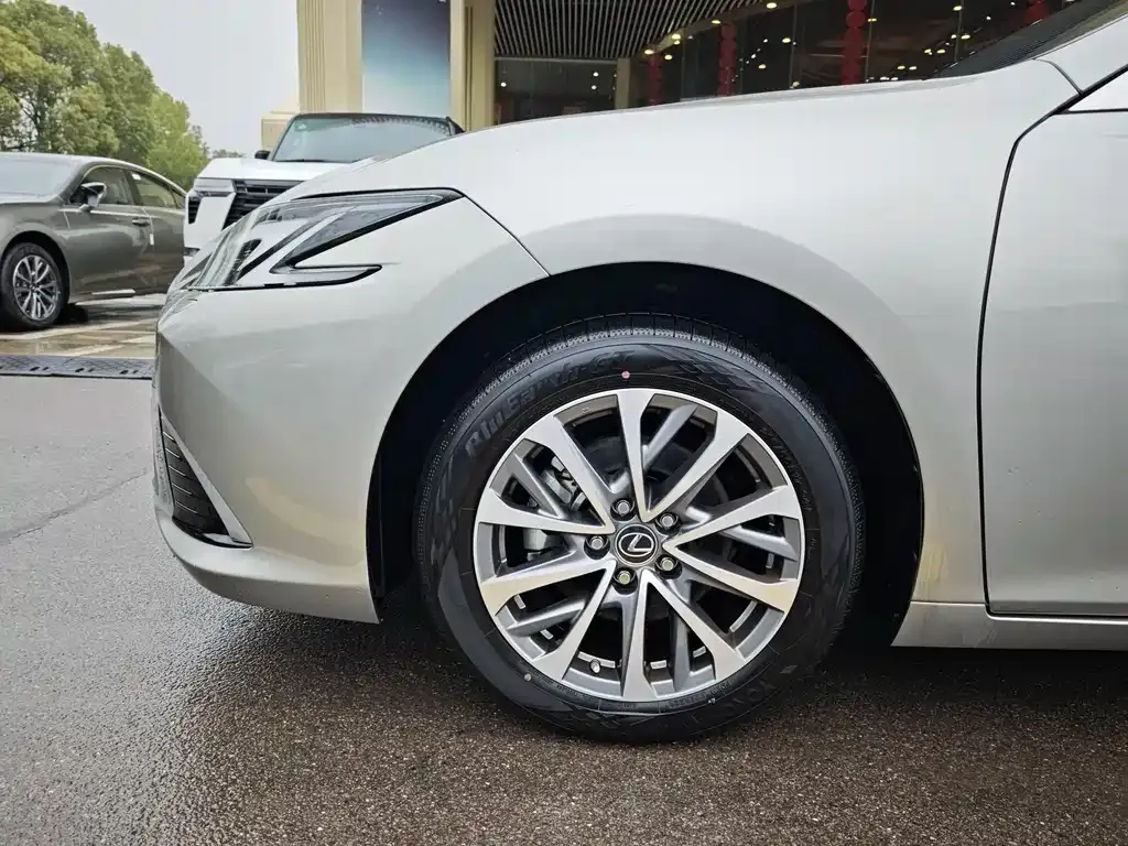 Lexus ES 2024 из CN, фото 9