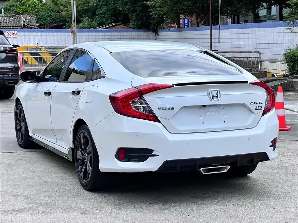 Honda Civic — фото 6