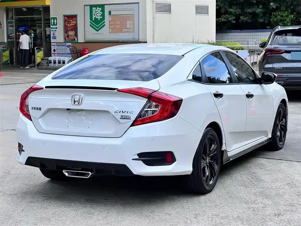 Honda Civic — фото 7