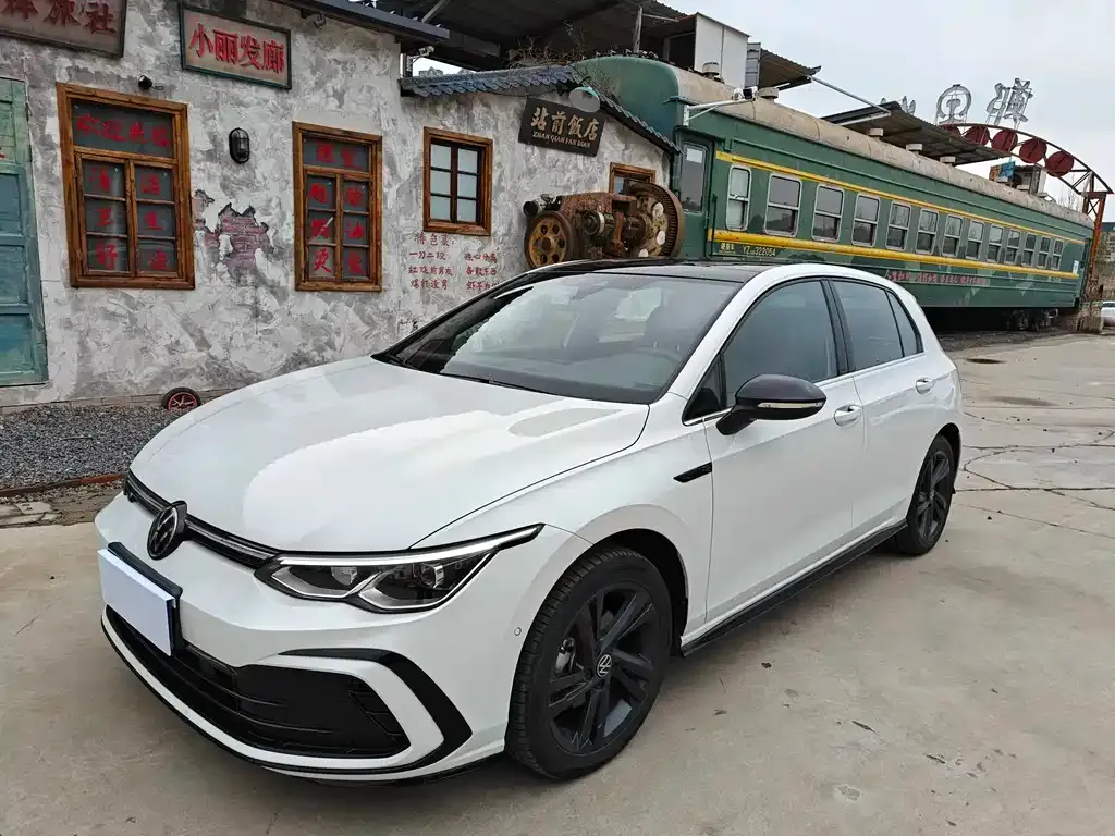 Volkswagen Golf 2024 из CN, фото 1