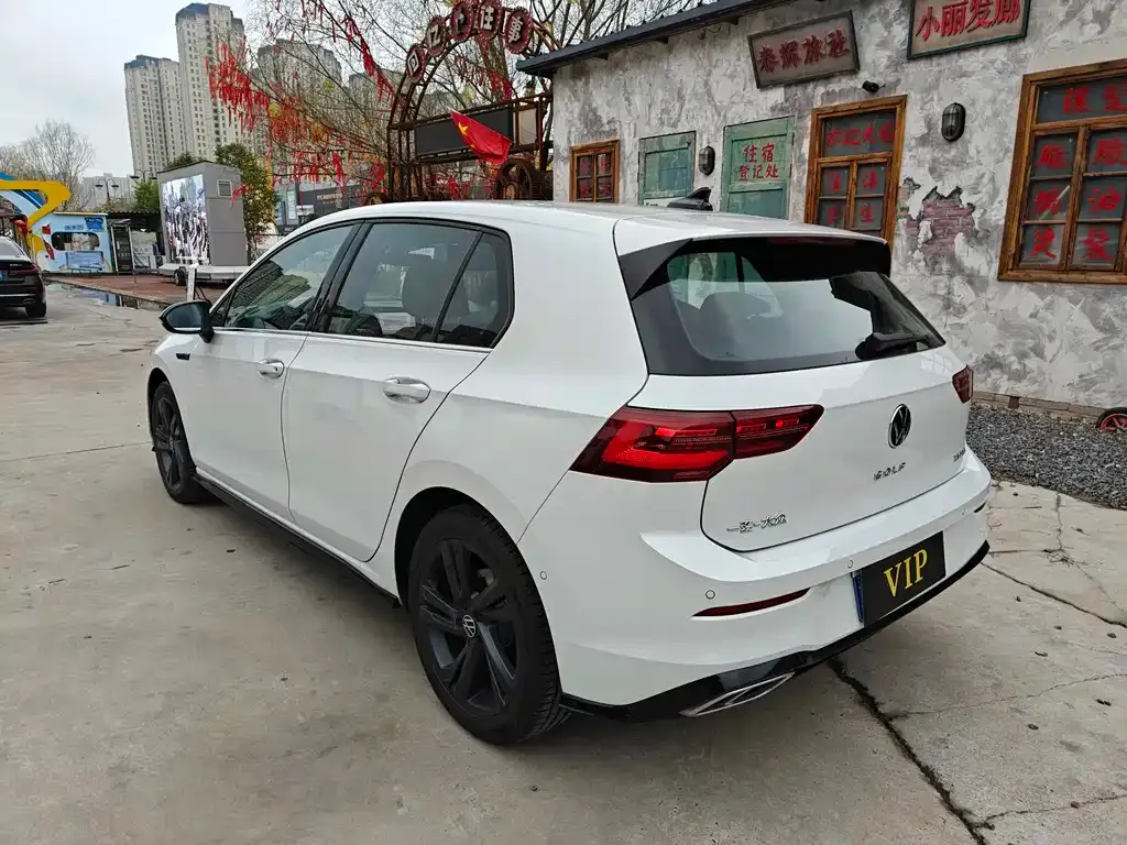 Volkswagen Golf 2024 из CN, фото 7