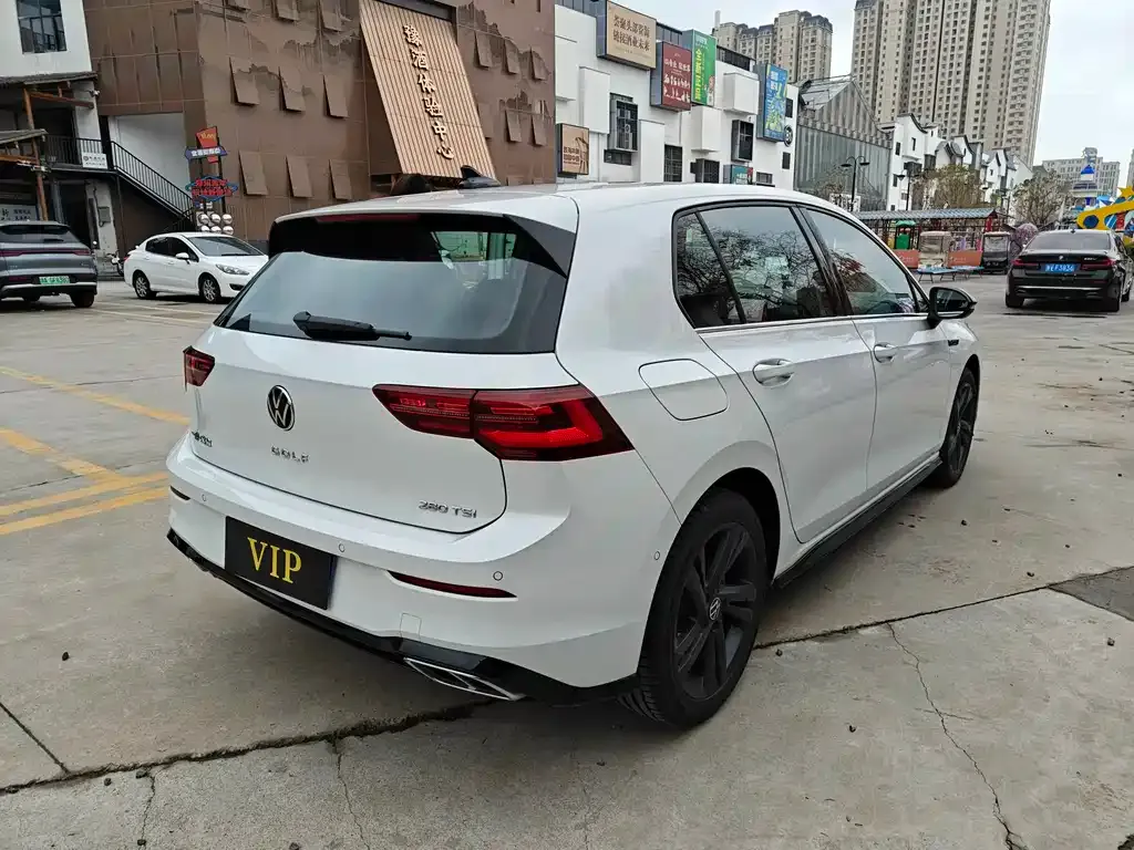 Volkswagen Golf 2024 из CN, фото 6