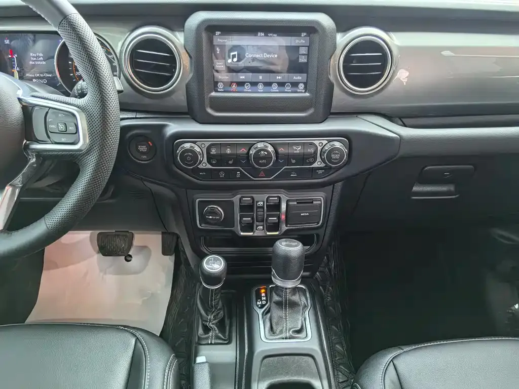 Jeep Wrangler 2023 из CN, фото 3