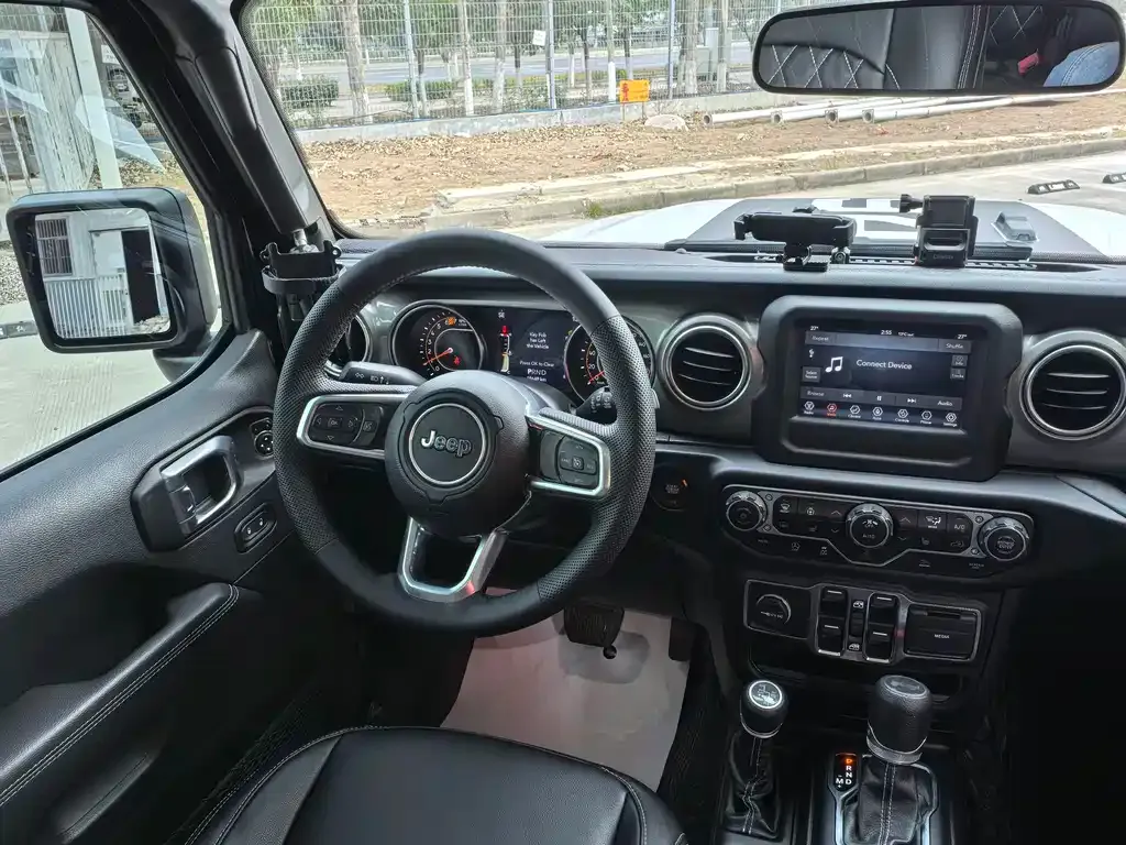 Jeep Wrangler 2023 из CN, фото 9
