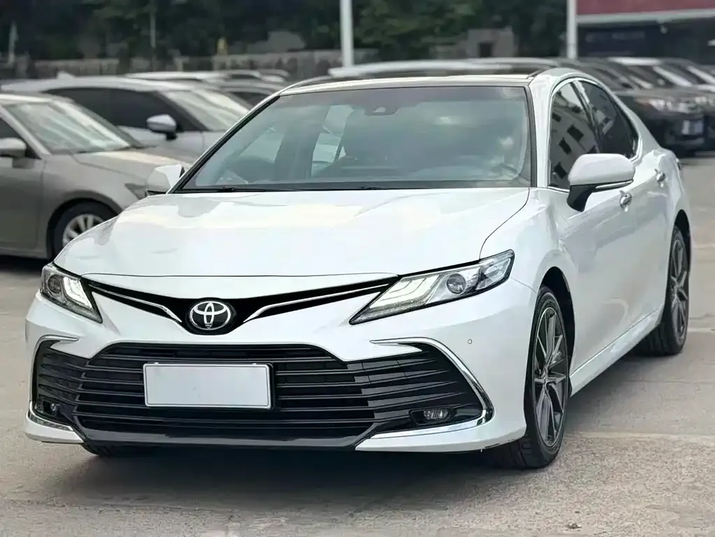 Toyota Camry — фото 6