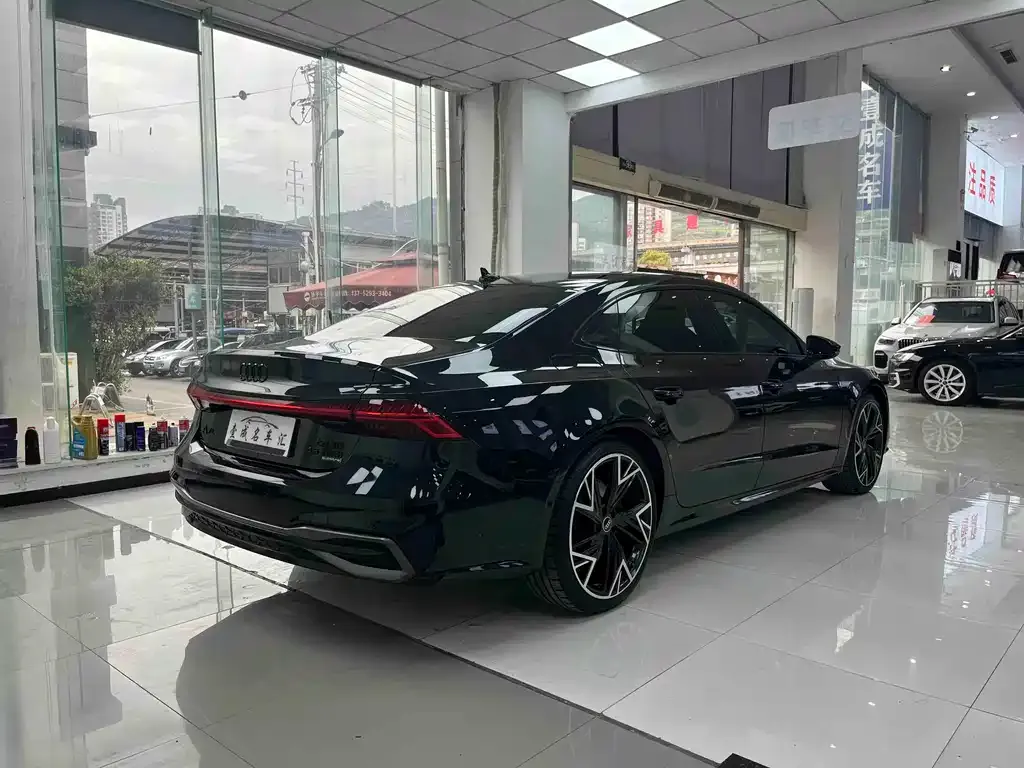Audi A7L 2024 из CN, фото 8