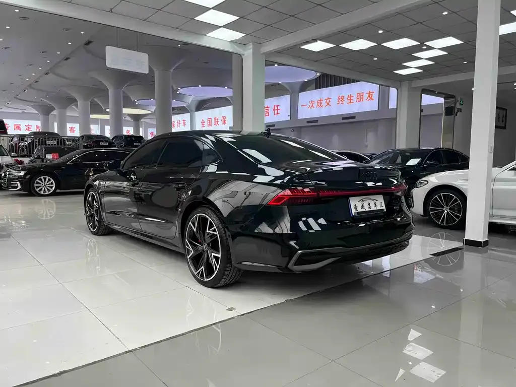 Audi A7L 2024 из CN, фото 7