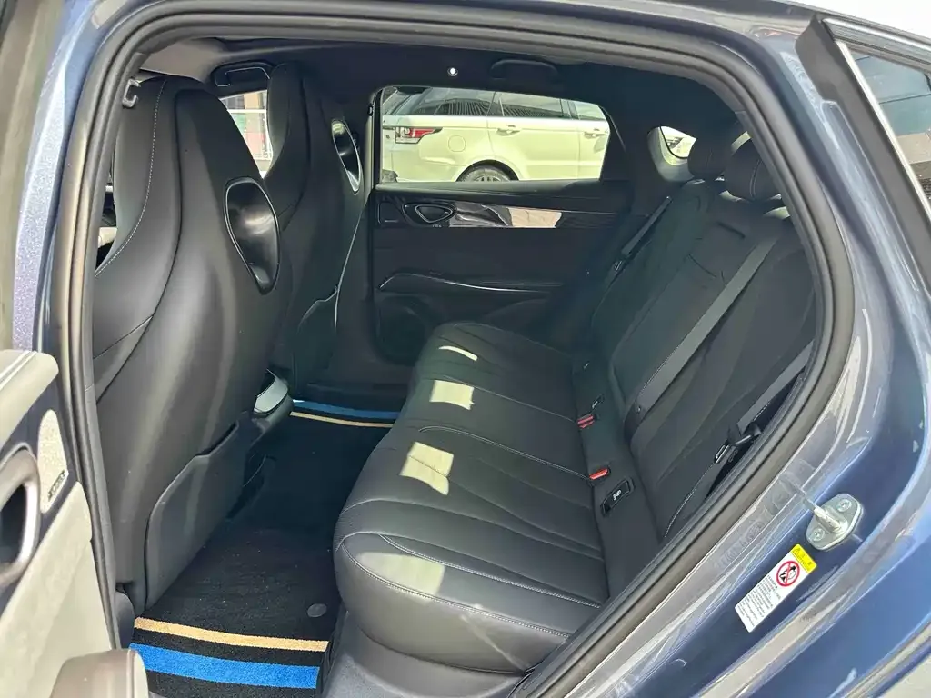 BYD Seal — фото 7