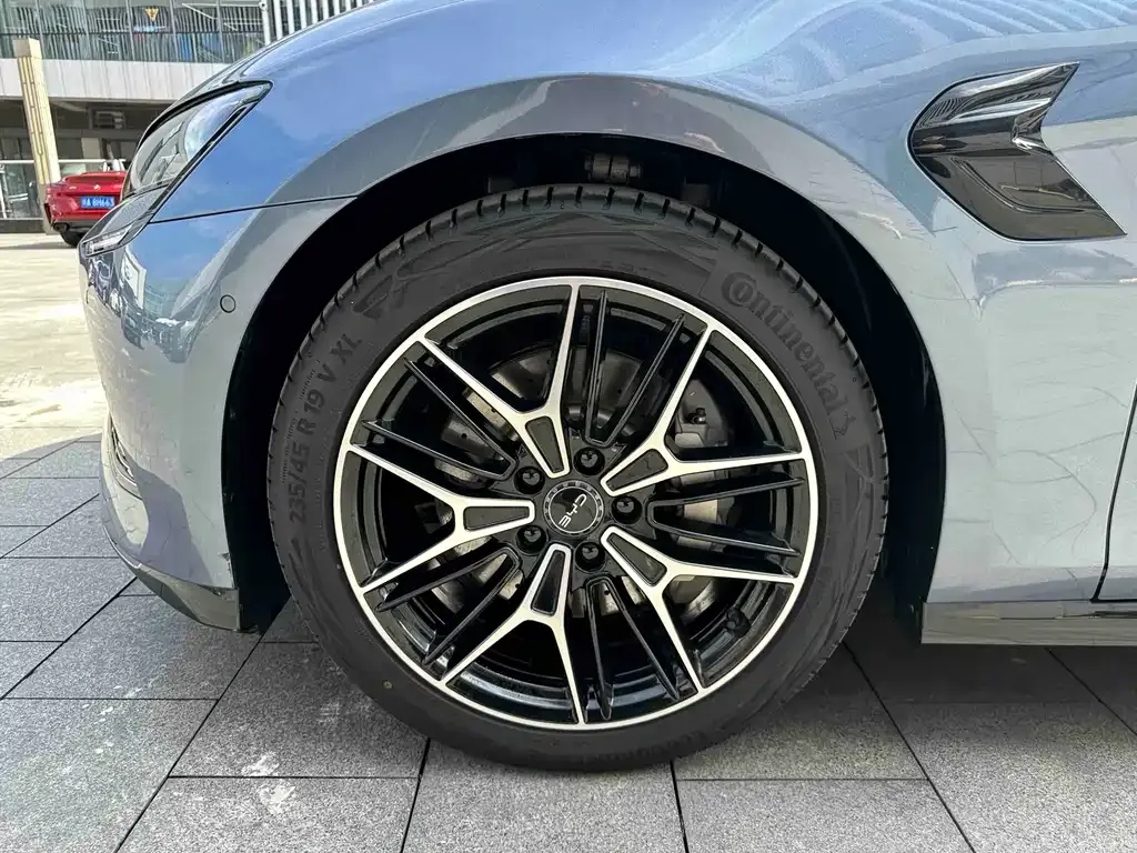 BYD Seal — фото 8