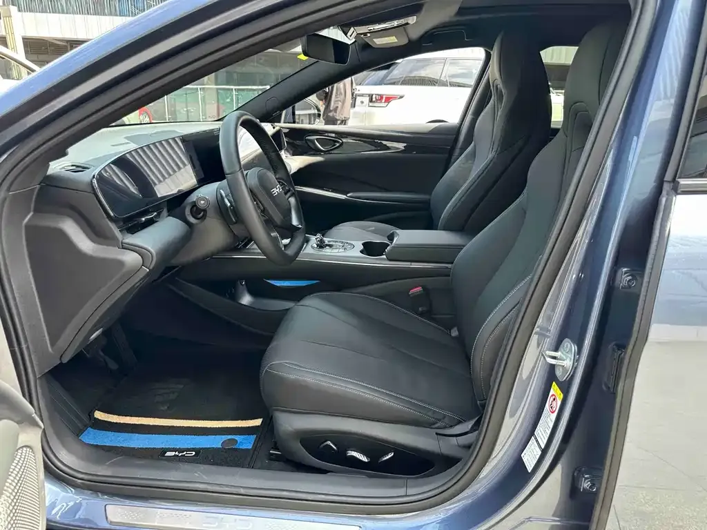 BYD Seal — фото 10