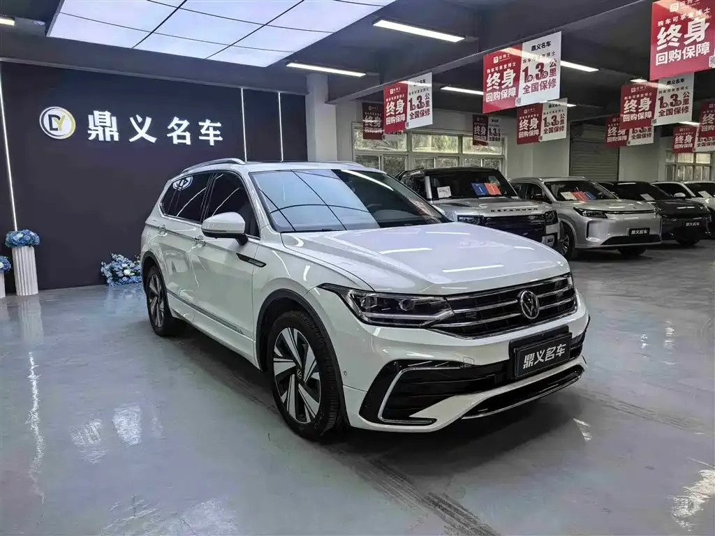 Volkswagen Tiguan L 2023 из CN, фото 2