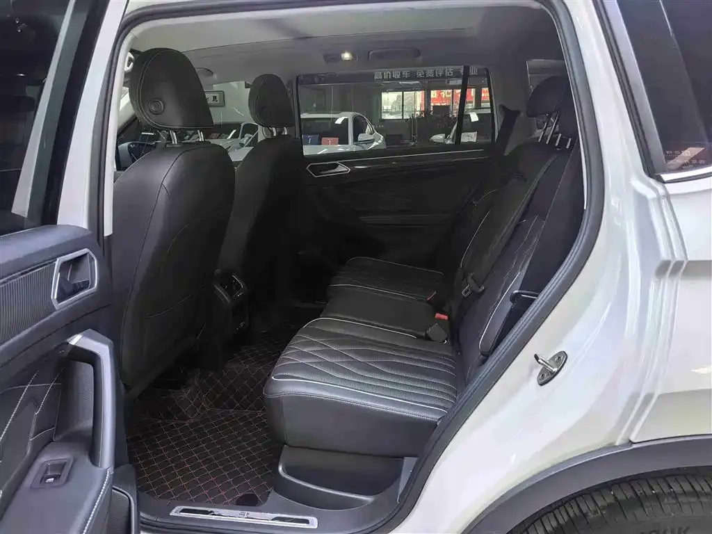 Volkswagen Tiguan L 2023 из CN, фото 7