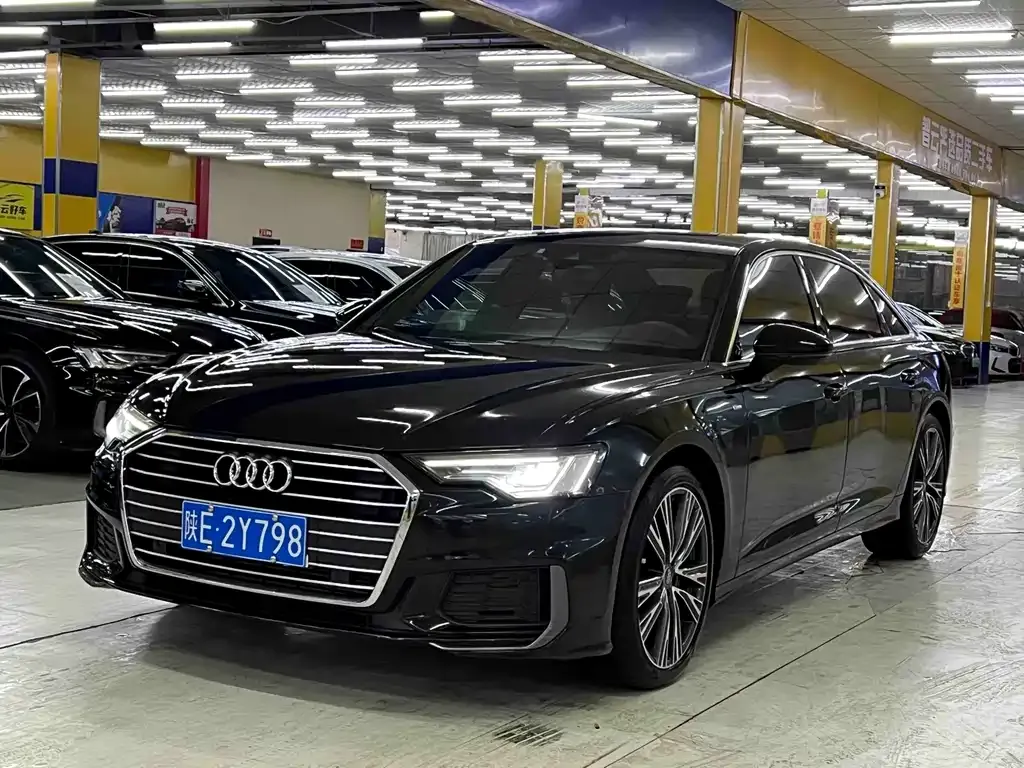 Audi A6L — фото 1