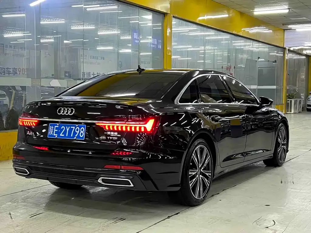 Audi A6L — фото 7