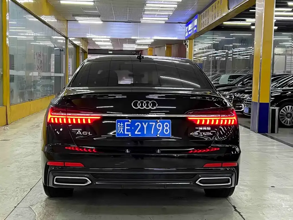 Audi A6L — фото 5
